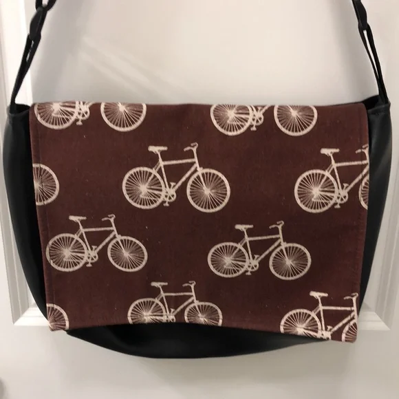 Over the shoulder bike bag - Picture 1 of 8